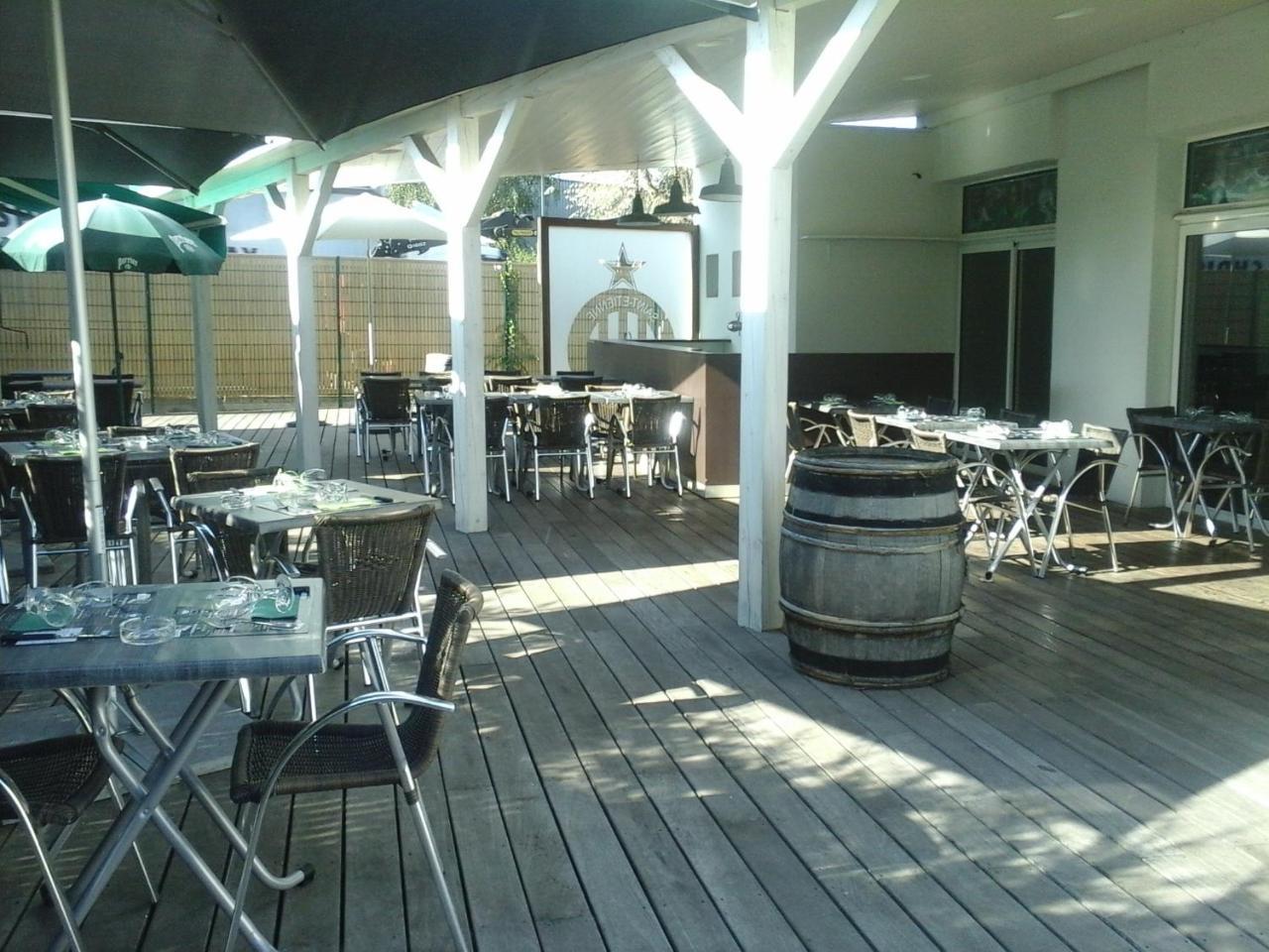 Hotel Bar Restaurant Le Chaudron Vert Saint-Etienne  Eksteriør billede